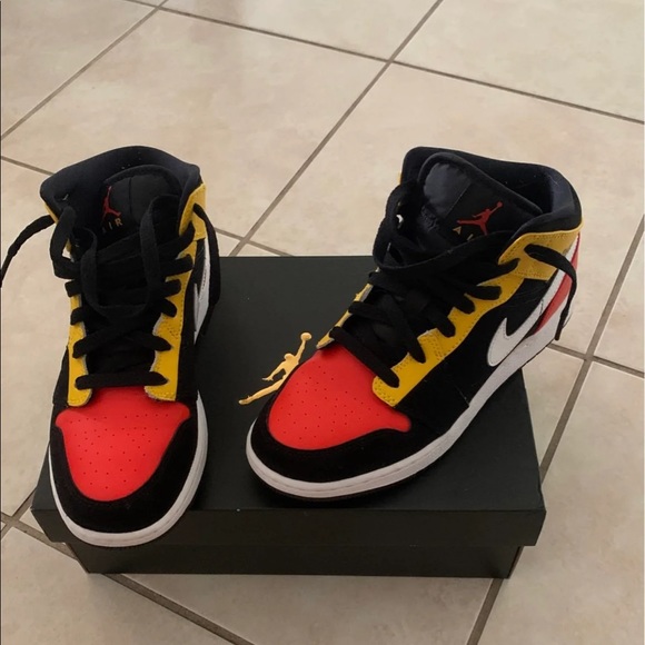 Air jordan 1 mid (GS) - Picture 1 of 5